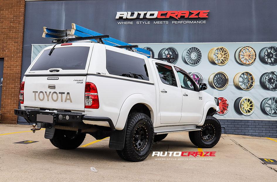 TOYOTA HILUX N70 4WD D LOCKER BLACK
